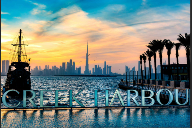 Best Places to Visit in Dubai for Free,Visit the historic Dubai Creek and watch the traditional dhow boats passing by. You can also take an abra (traditional water taxi) ride across the creek for a small fee.