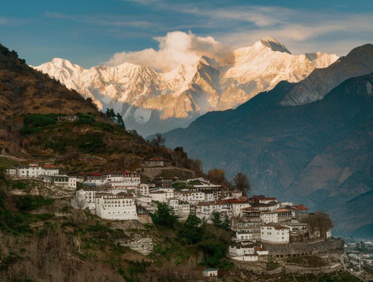 Are you looking for a picturesque and adventurous vacation in the lap of nature? Look no further than Lachen and Lachung in Sikkim, India. These two quaint towns offer a perfect blend of natural beauty, cultural experiences, adventure activities, and delicious cuisine. Let's dive into the top things to do in Lachen & Lachung to make the most of your trip.